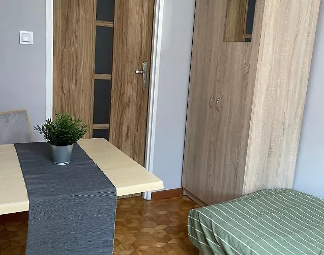 Kwatery Pracownicze Noclegi Pokoje Dla Uczniow Kochanowskiego