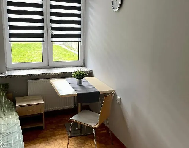 Kwatery Pracownicze Noclegi Pokoje Dla Uczniow Kochanowskiego